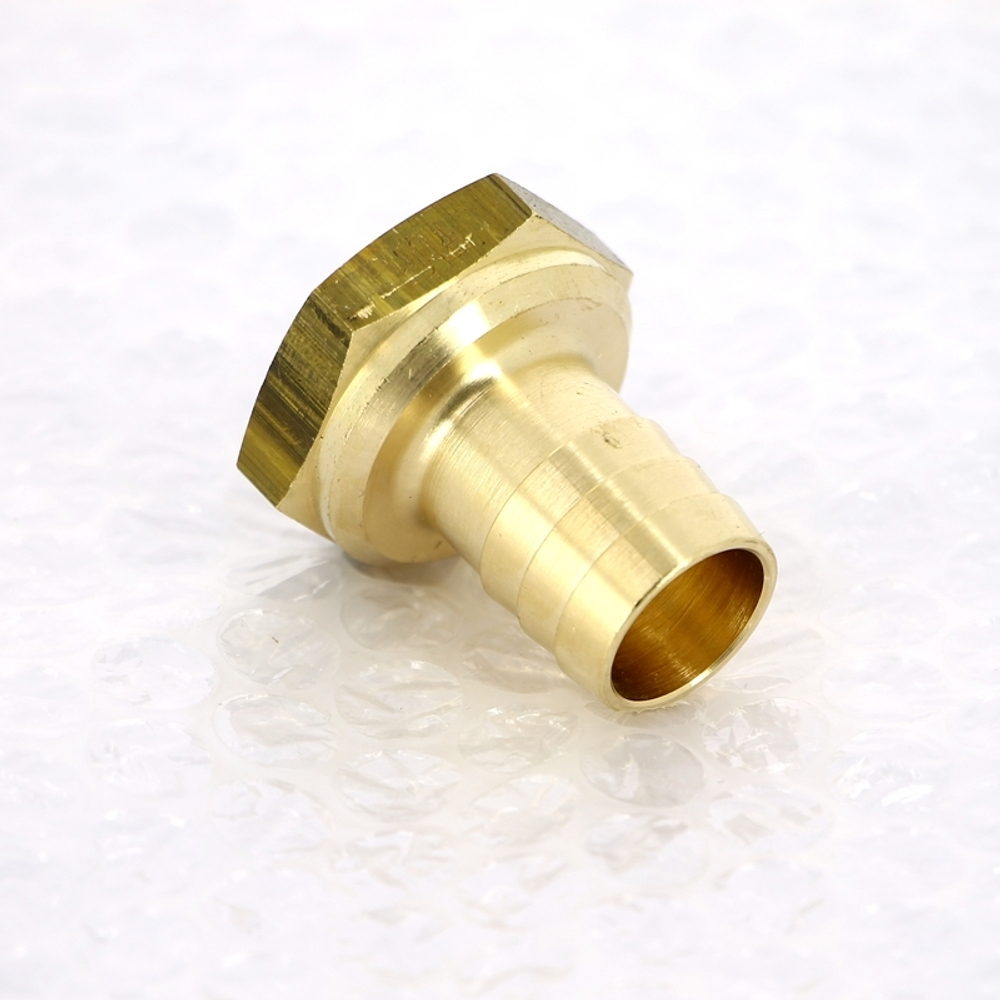 Штуцер ВР 1/2"х18мм латунь (ROMA)