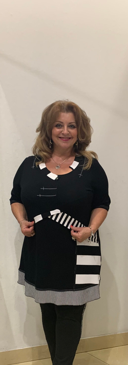 Нарядный черный блузон-туника с белыми вставками