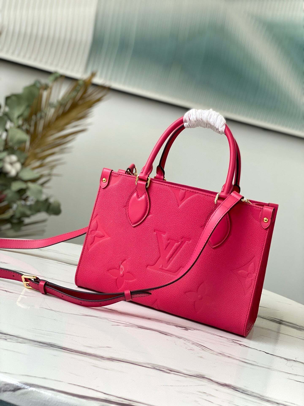 Louis Vuitton Onthego PM