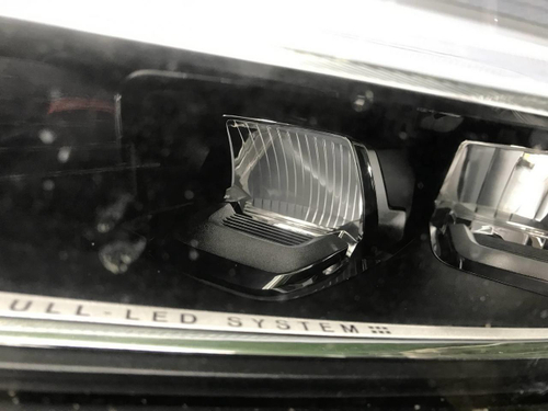 Битая Фара левая Volvo XC60 2 (2017-2021) LED
