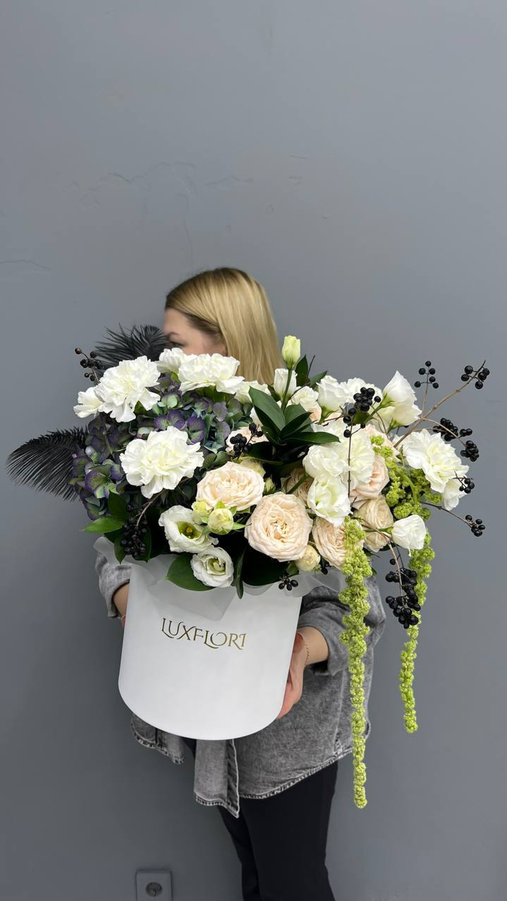 цветы в коробке казань