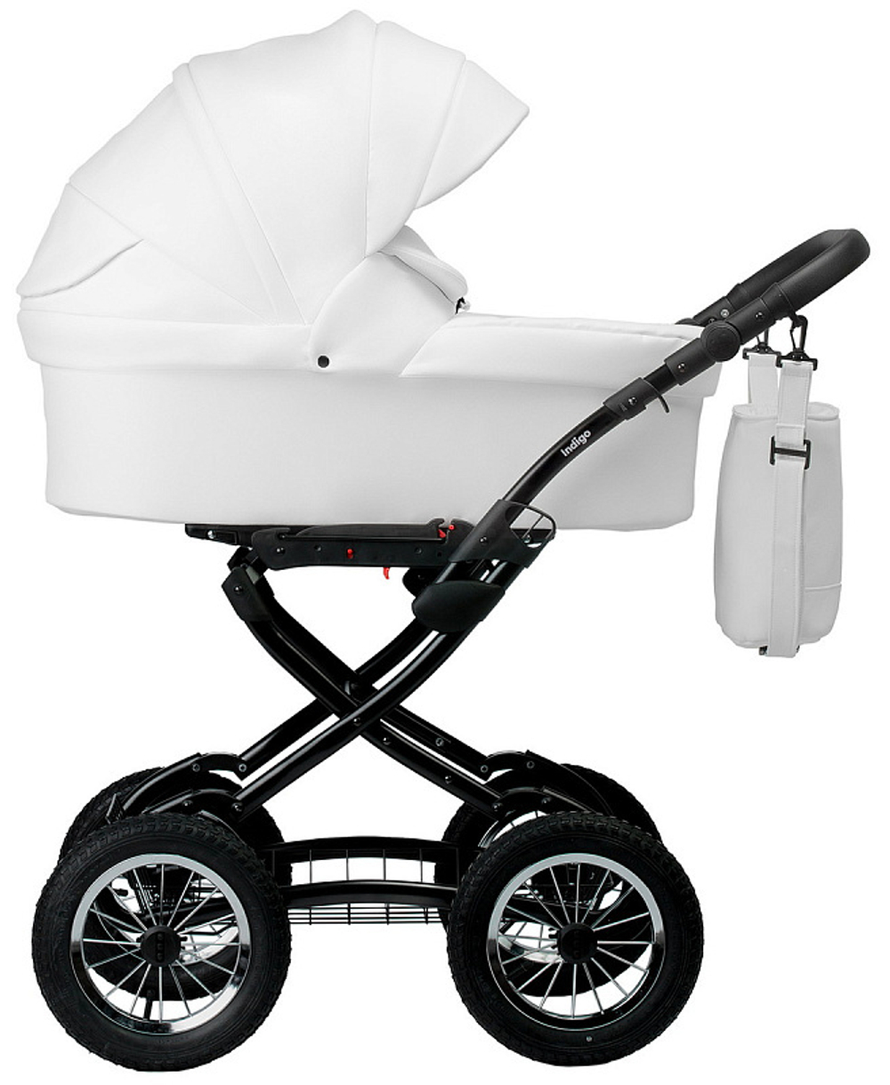 Детская коляска Indigo Barbara Eco Classic 3 в 1 с автокреслом Avionaut Cosmo Be05 белая кожа