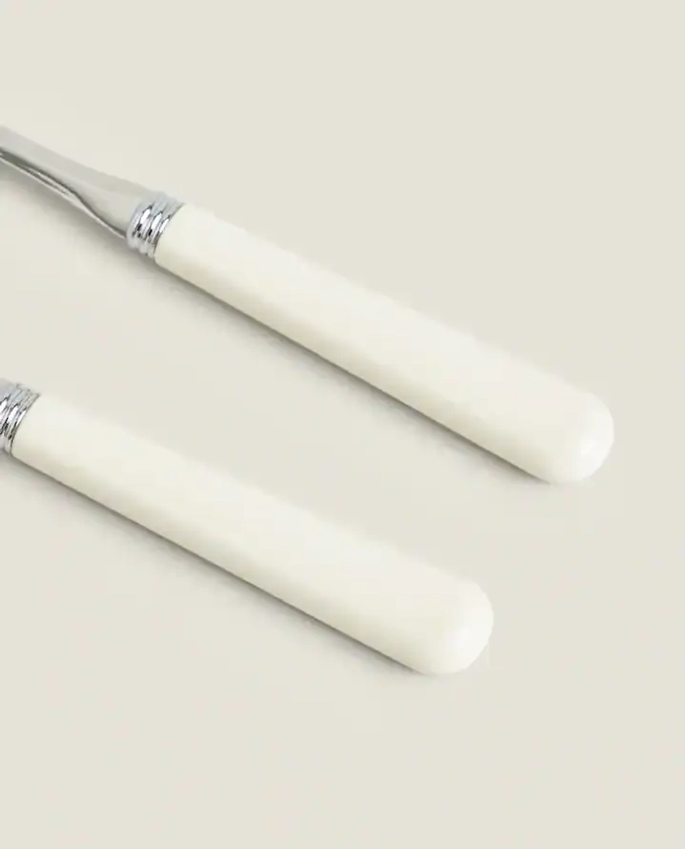 ZARA HOME СЕРВИРОВОЧНЫЙ НАБОР ДЛЯ САЛАТА ИЗ НЕРЖАВЕЮЩЕЙ СТАЛИ (НАБОР ИЗ 2 ПРЕДМЕТОВ), КРЕМОВЫЙ