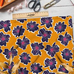 Ткань бифлекс синие цветы на горчичном фоне