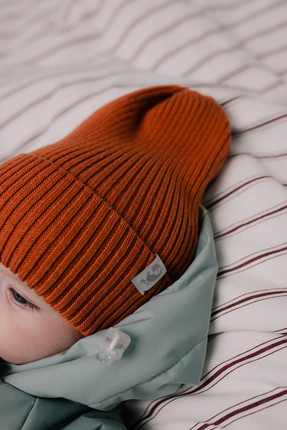 6000-105 Шапочка-колпачок вязаная (кирпичная)