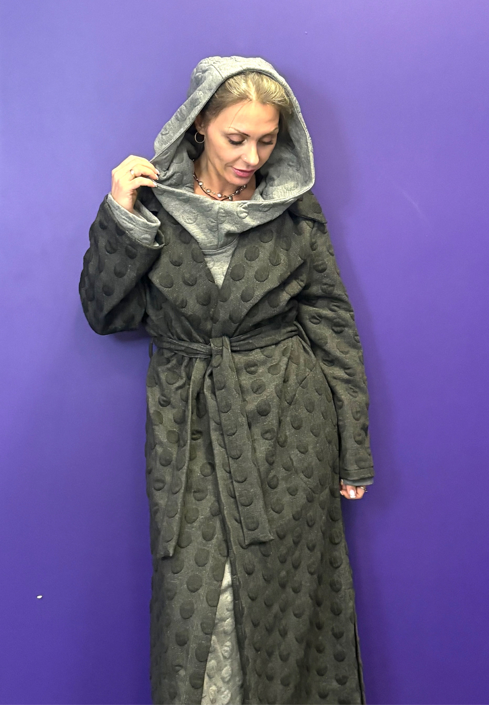 Пальто с поясом / жаккард / черный