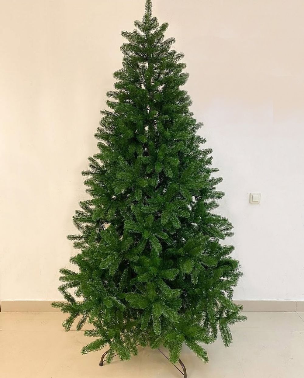 Елка с гирляндой встроенной «Русская Императрица» (Литая хвоя) 3 м