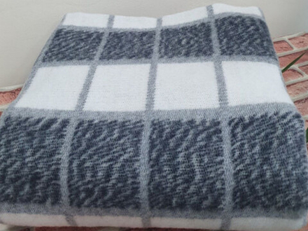 Одеяло полушерстяное "ВВ. СЕРАЯ КЛЕТКА-4" ОПШ-1, 50% шерсть, плотность 400 г/м2, Россия.