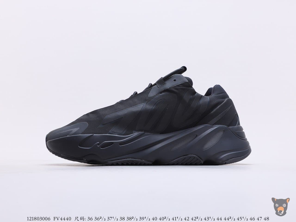 Кроссовки Yeezy Boost 700 MNVN "Triple Black"