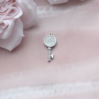 УЦЕНКА!!! Подвеска Ключ с перламутром 19*8 мм, родий, У088