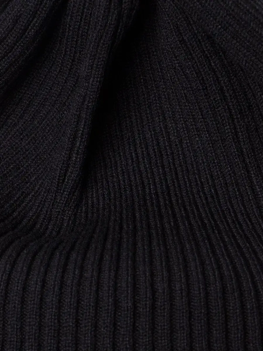 Женская шапка бини на осень