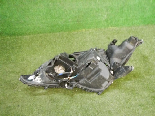 Битая Фара правая Toyota Camry xv70 (2020-н.в.) LED