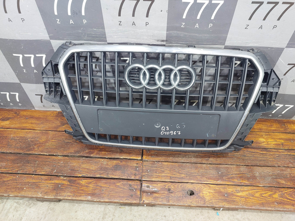 Решетка радиатора Audi Q3 (8U) 11-14 Б/У Оригинал 8U0853651HVMZ