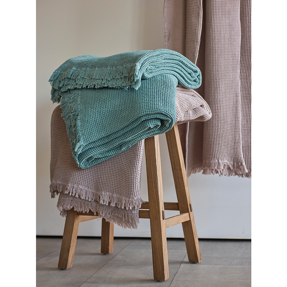 Покрывало вафельное из хлопка цвета шалфея из коллекции essential, 180х250 см