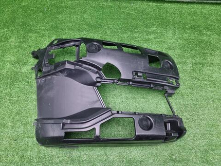 Кронштейн переднего бампера RH BMW 5er G30 (20-23)