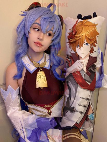 Мини дакимакура Тарталья из Геншин Импакт | Genshin Impact арт. M0891, 60х20 см