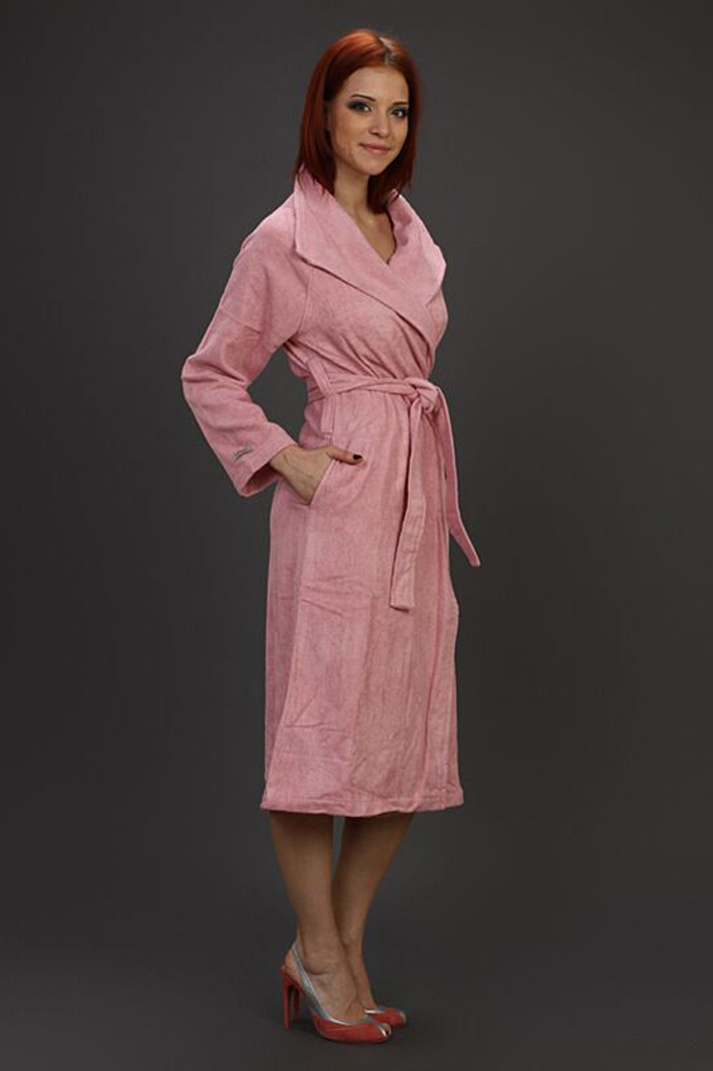 Халат махровый Hamam Waterside розовый Турция на модели 1