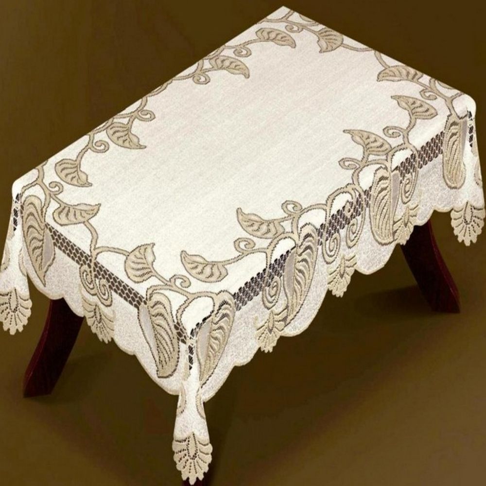 Скатерть жаккардовая прямоугольная, цвет кремово-золотистый, Польша.