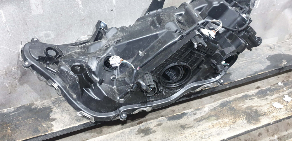Фара правая LED Toyota RAV4 V (XA50) 18-нв Б/У Оригинал 8114542840