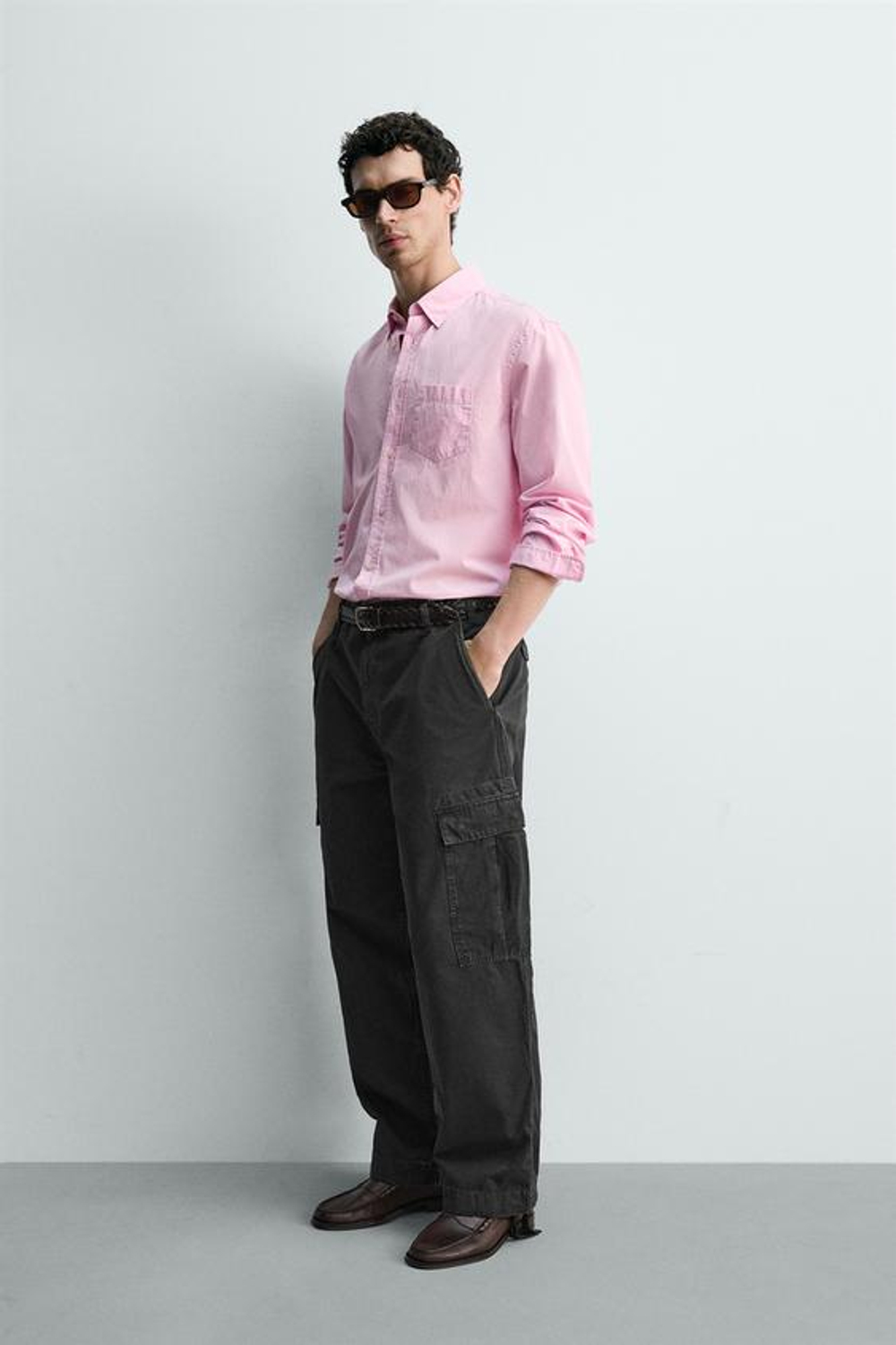 ZARA БРЮКИ КАРГО RELAXED FIT С ЭФФЕКТОМ ПОТЕРТОСТИ, НЕФТЯНОЙ