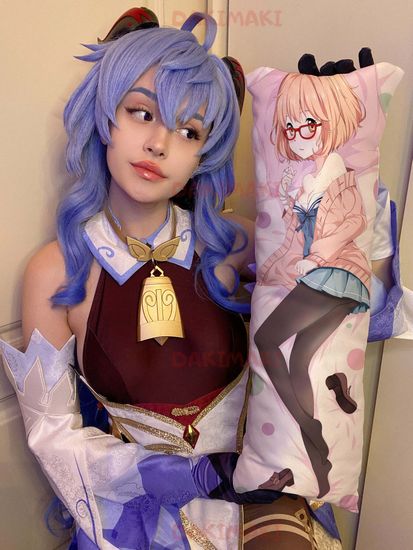 Мини дакимакура Мирай Курияма из По ту сторону границы арт. M0469, 60х20 см