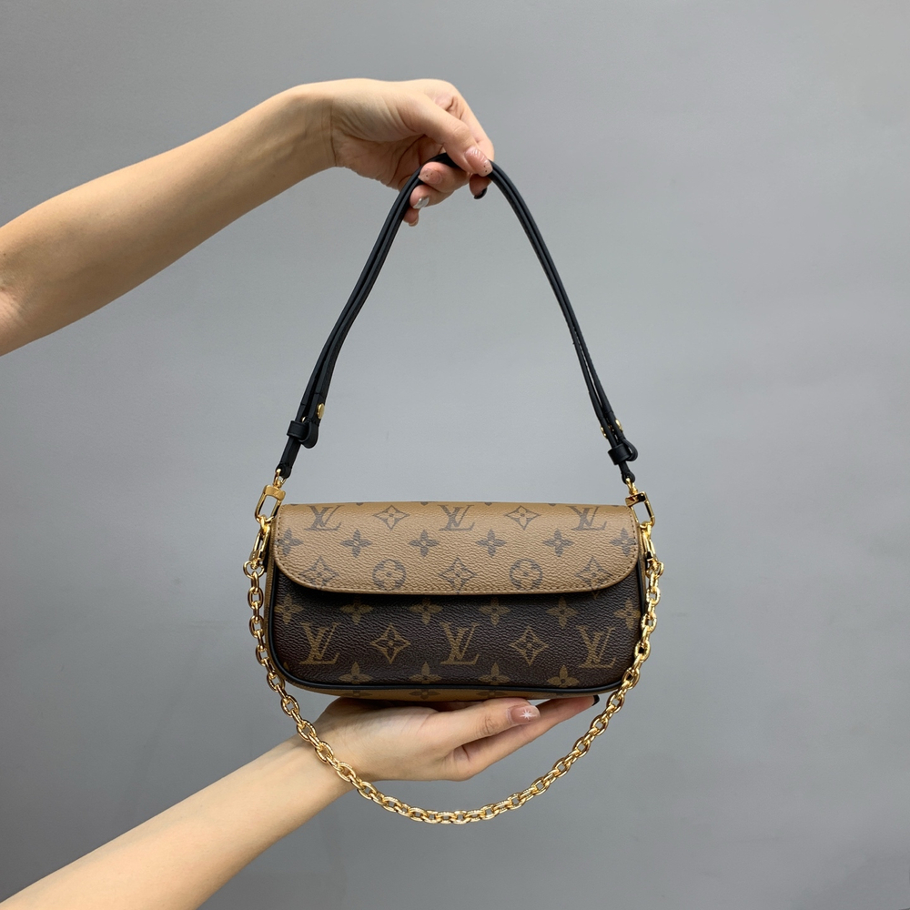 Louis Vuitton Wallet on Chain Ivy