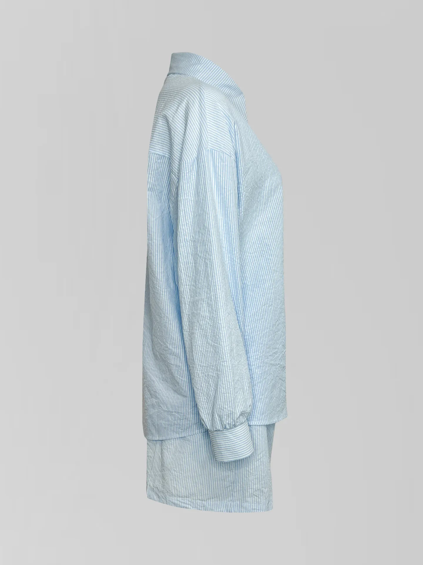 Костюм Fashion 620030 в полоску из рубашки с длинным рукавом и шорт на резинке