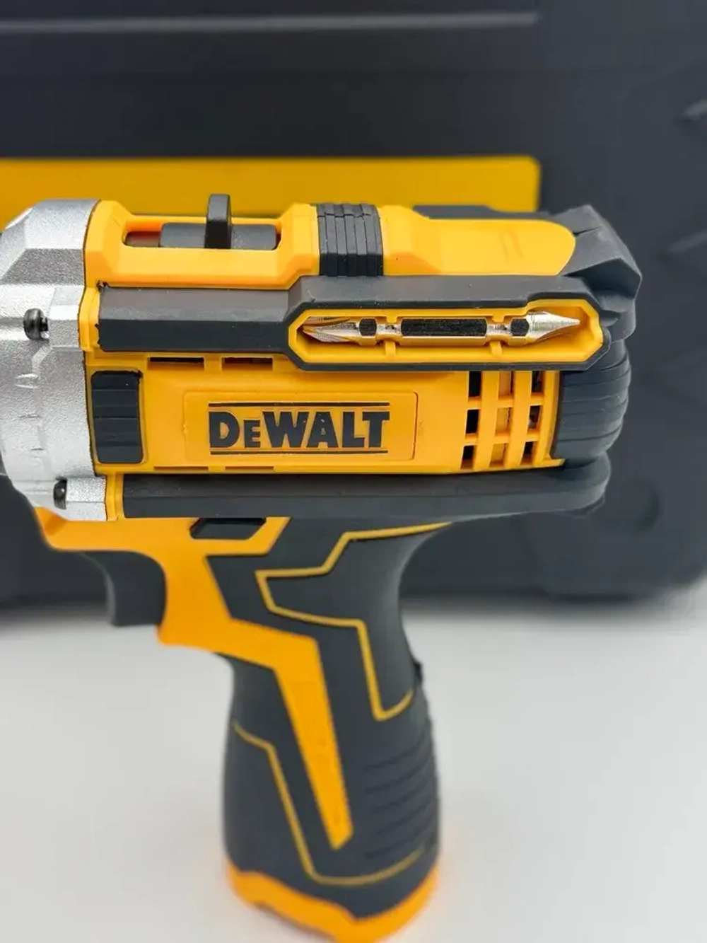 Шуруповерт аккумуляторная дрель DeWalt 12V 2 АКБ