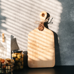 Доска разделочная из древесины сибирского кедра для мяса с гравировкой "Самые ценные вещи в жизни - совсем не вещи". RD61