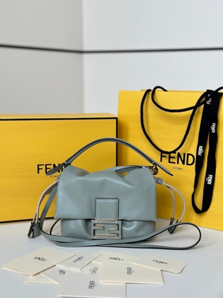 Fendi Small Mamma Baguette 16 cm