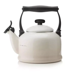 Le Creuset - Традиционный чайник для безе объемом 2,1 л. / артикул   40102027160000  / GTIN 630870277297