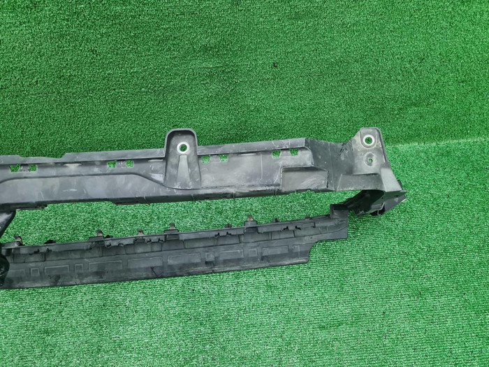 Кронштейн решетки радиатора Mercedes G W463 18-24