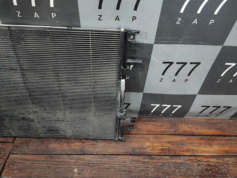 Радиатор низкотемпературный Haval F7 2 24-нв Б/У Оригинал 2127420XGW01A