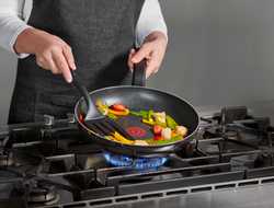 Сковорода Tefal Resist 24 см D5160432