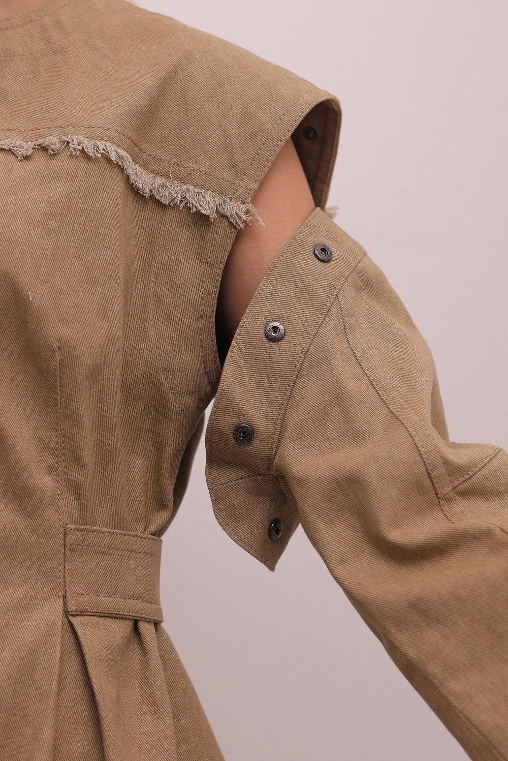 Джинсовая куртка с отстегивающими рукавами