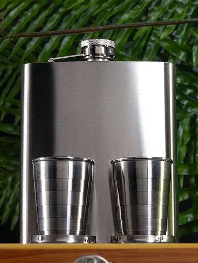 Фляжка для алкоголя походная в чехле 500 мл с 2 складными стаканчиками