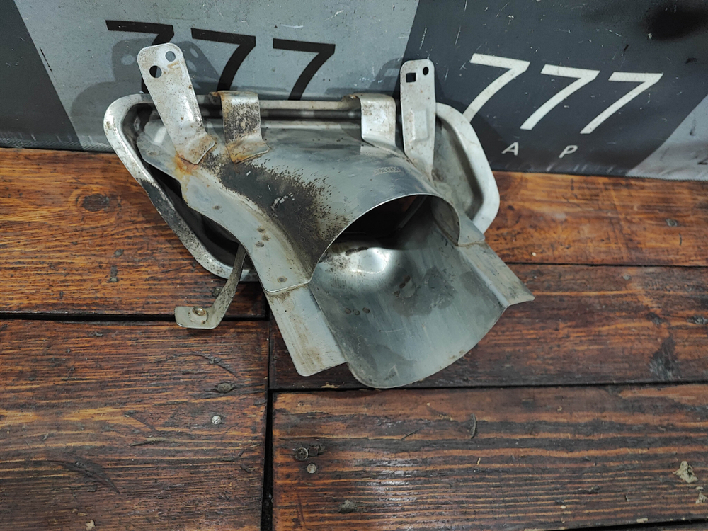 Насадка глушителя левая GAC GS8 2 21-нв Б/У Оригинал 7106091DRS0100