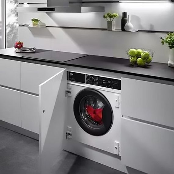 Стиральная машина AEG L7FNE48SI