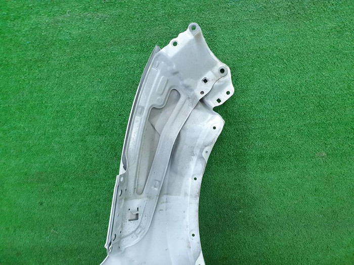 Крыло переднее левое Toyota C-HR (2016-2023)