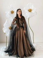 Платье с фатиновыми рукавами