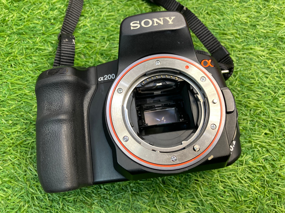 Sony A200 Kit DT 18-70mm 3.5-5.6