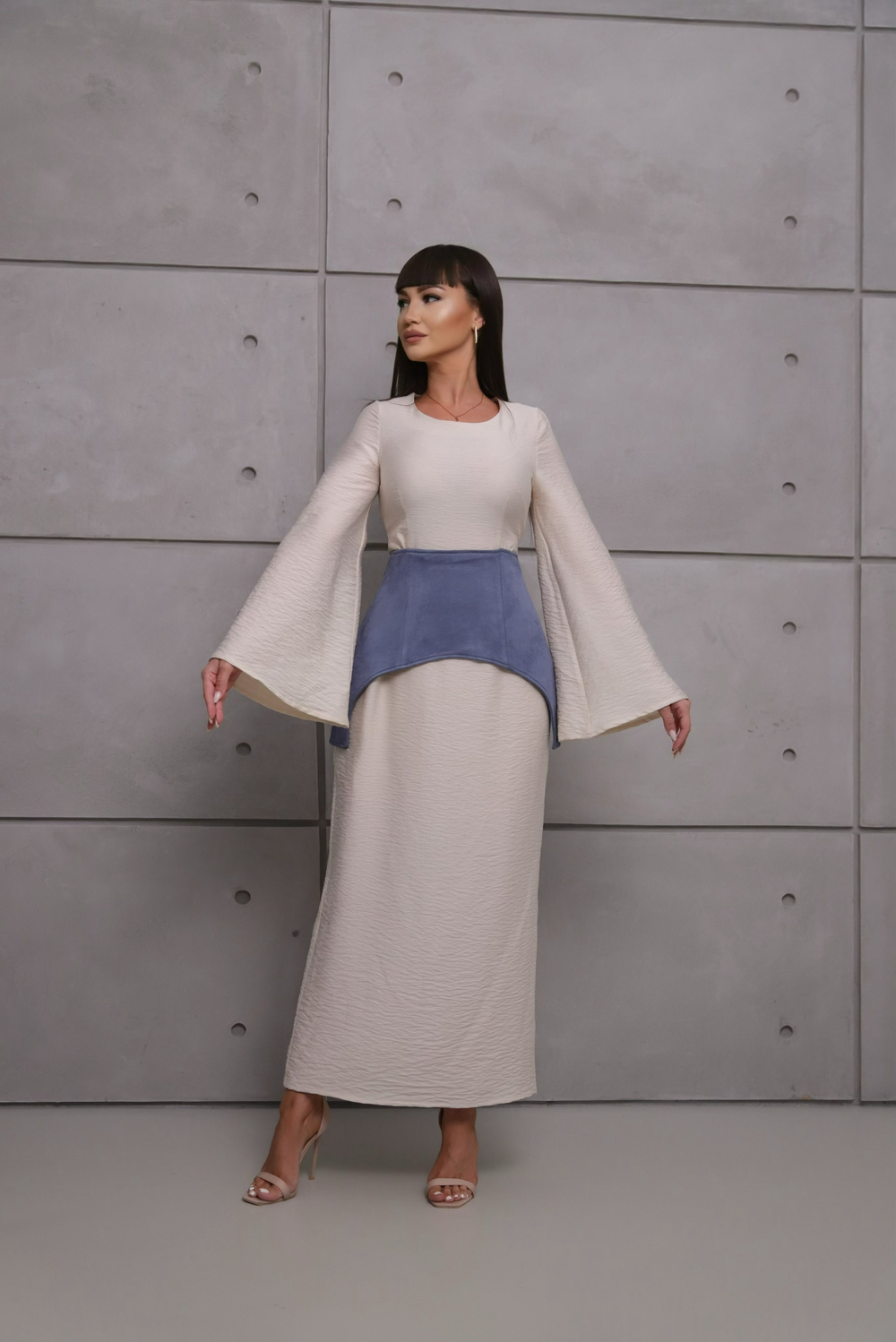 Платье Оливия с баской