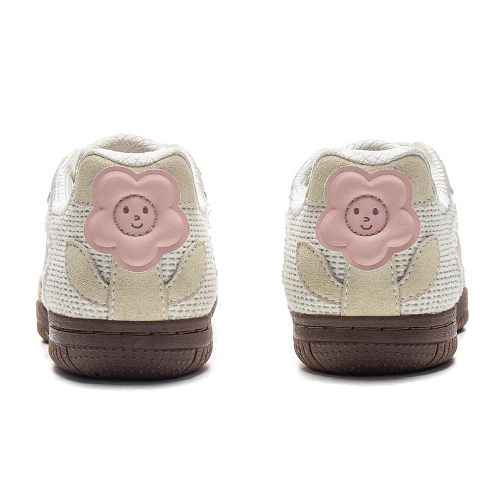 Li Ning Slip Resistant Abrasion Resistant Low top Table Tennis Shoes Unisex Ecru