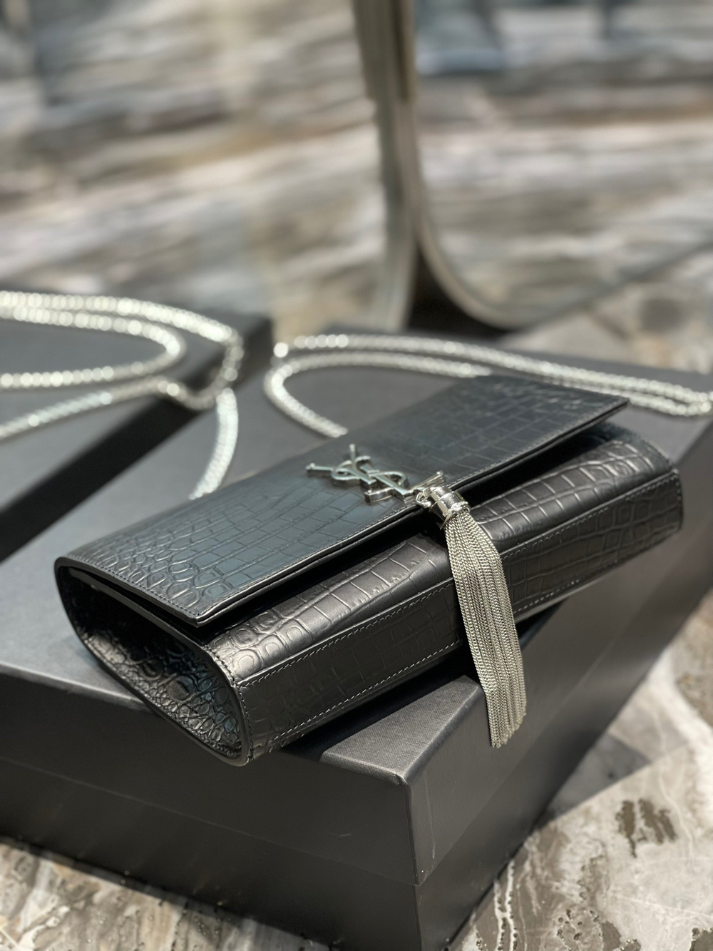 Saint Laurent Kate Medium Bag 24 cm