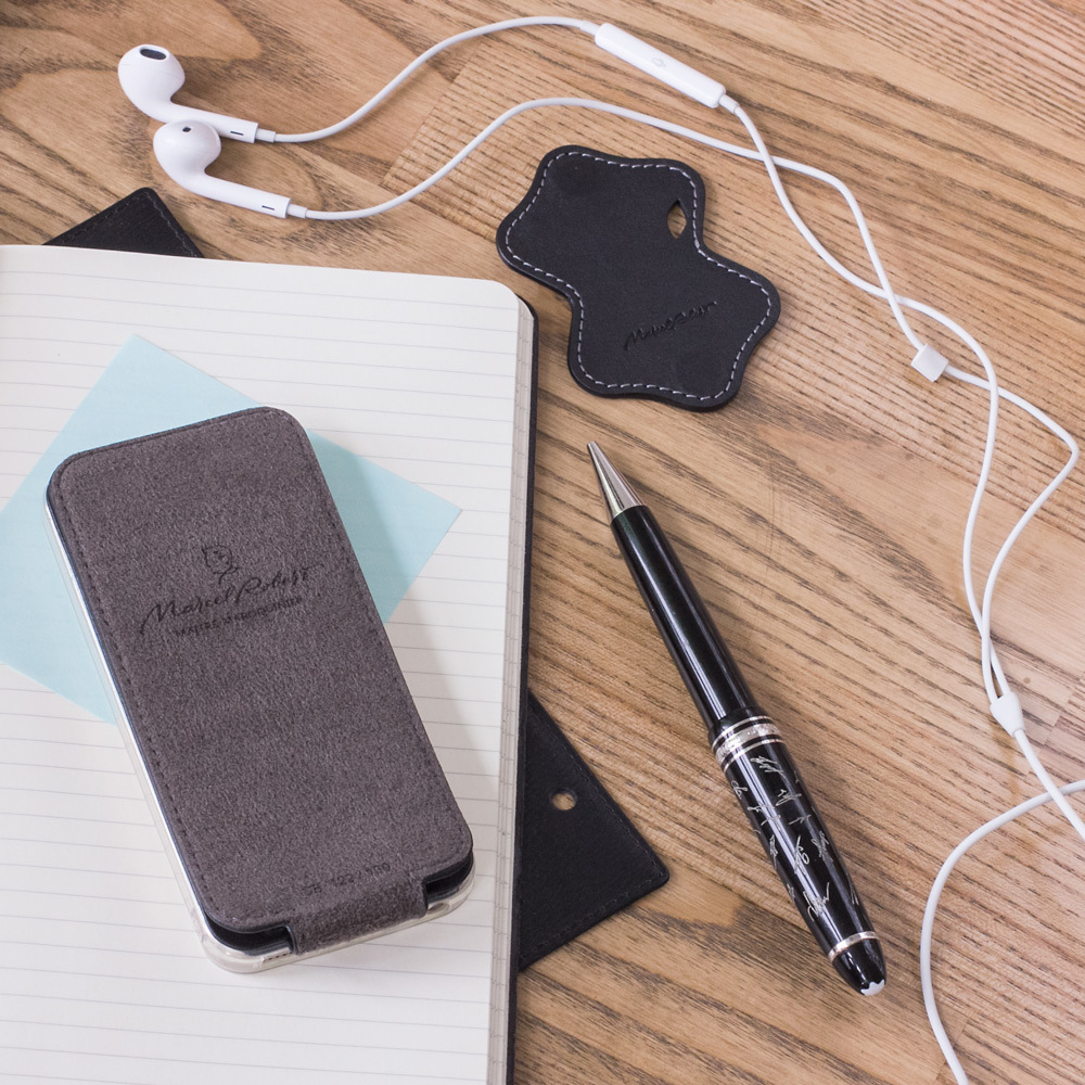 Держатель для проводов и наушников Chapeau из кожи теленка, черного цвета