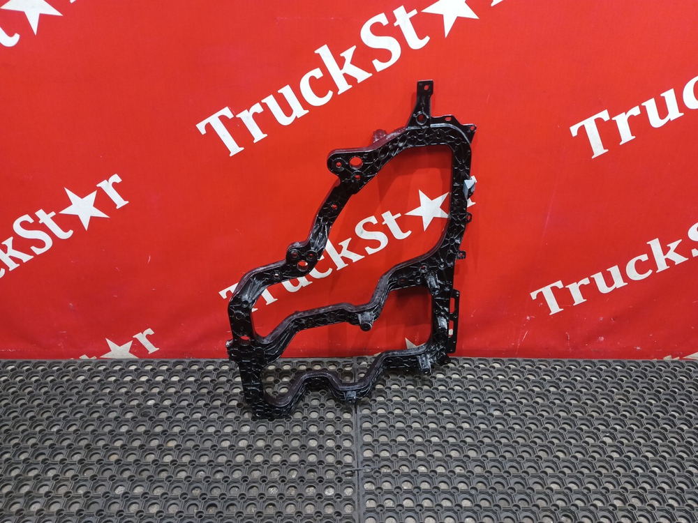 Кронштейн фары левой 2024г.