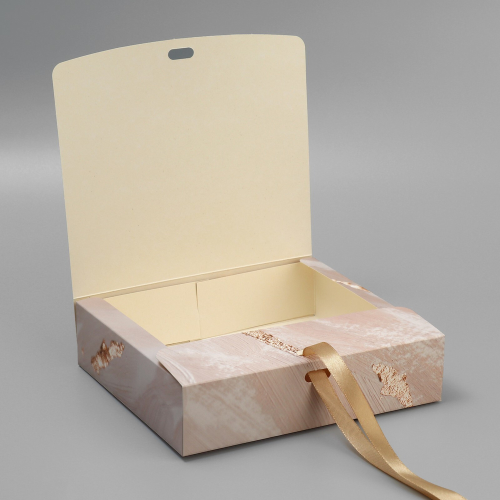 Подарочная коробка "Present"