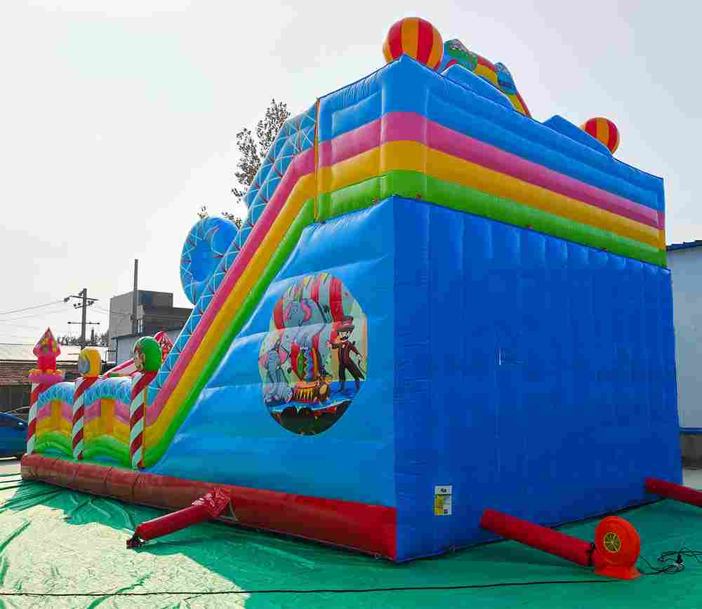 Коммерческий надувной батут «Парк развлечений 5» 12*6*7 м