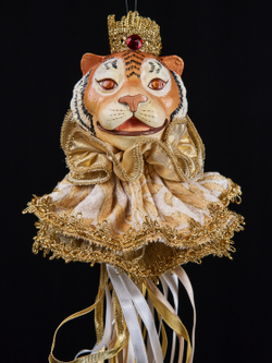 Елочная игрушка Тигр 18х33см ChristmasDeLuxe платина