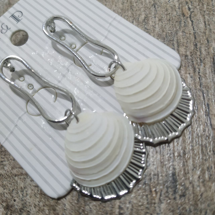 Серьги-гвоздики Ракушка Питар сжатый овал подвеска ракушка металл серебристый